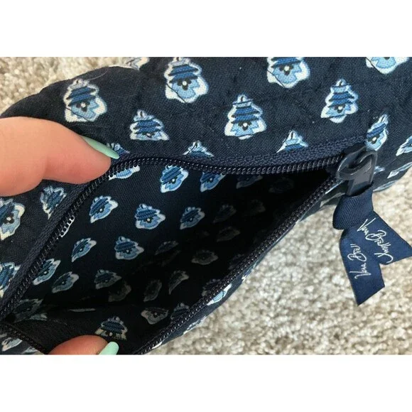 Vera Bradley Retired Nantucket Navy Quilted Trifold Wallet EUC - Picture 3 of 4